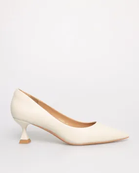 Tomaz FL070 Ladies Glossy Low  Heels (Cream)